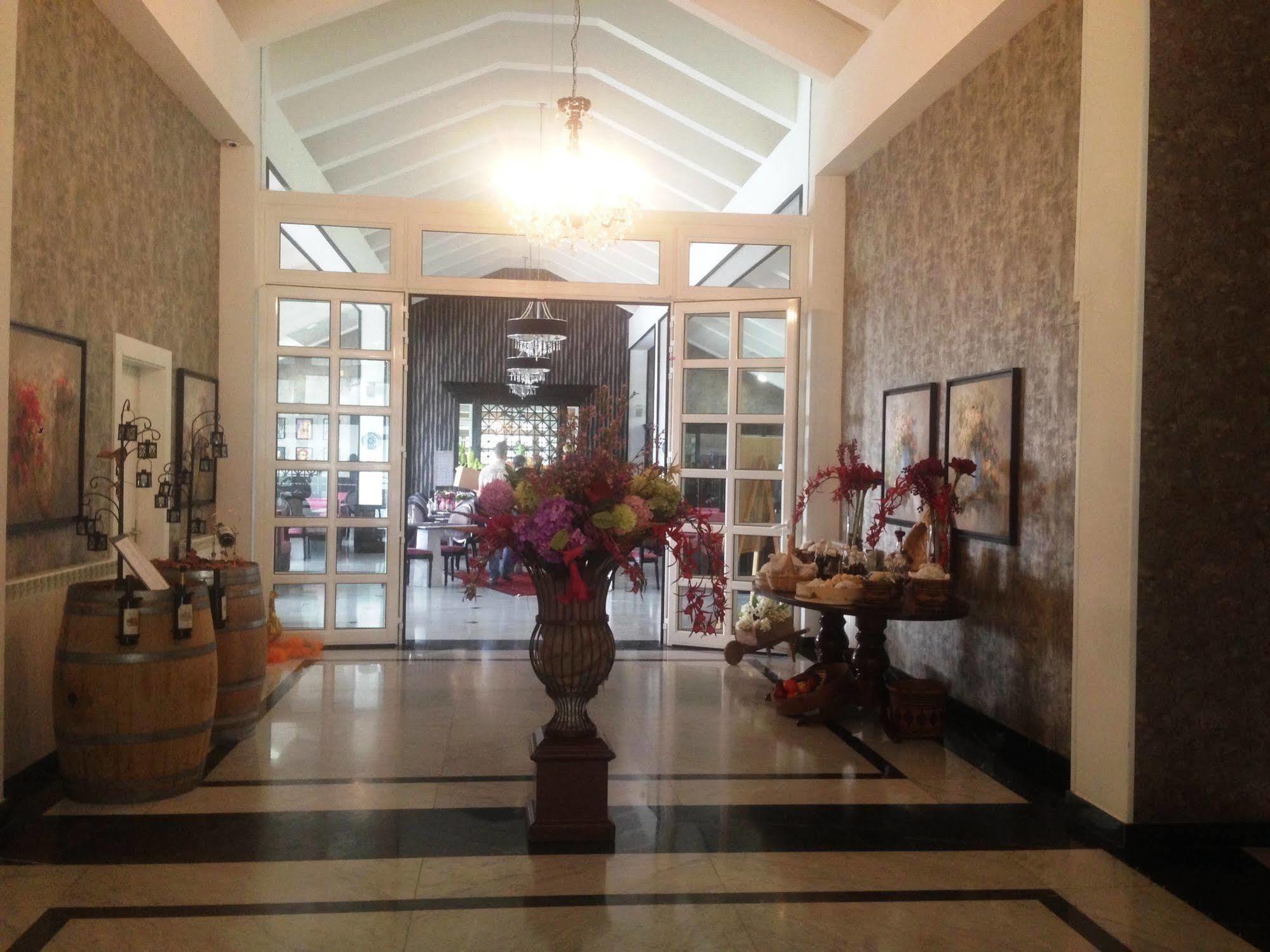 Cherry Blossom Boutique Hotel Bhamdoun Екстер'єр фото